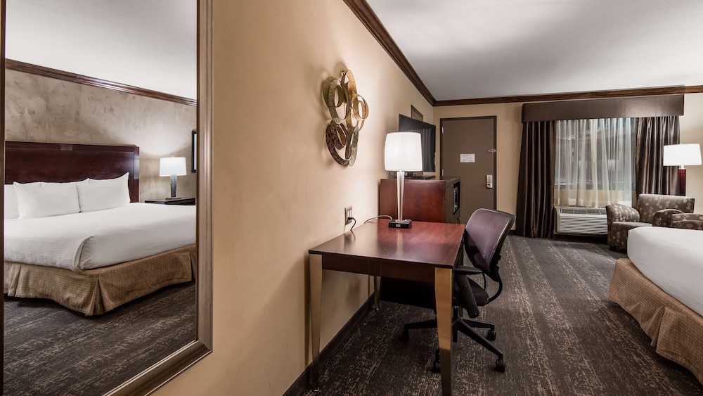 Best Western Plus Raton Hotel 42/43