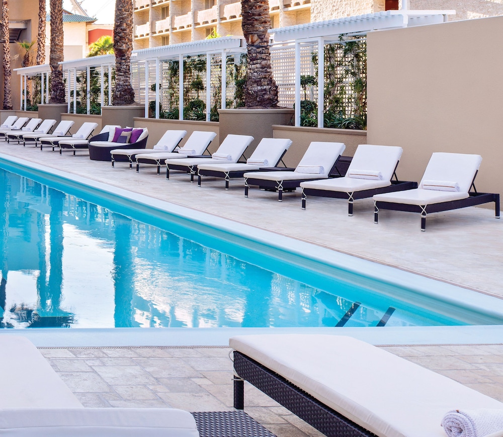 Harrah's Las Vegas - A Caesars Rewards Destination 6/66
