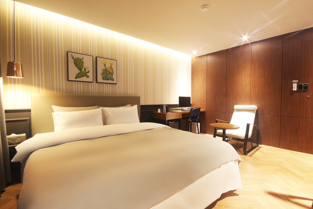DELUXE, DOUBLE BED, TERRACE