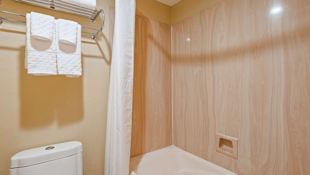 Motel6 Willcox, AZ 50/50