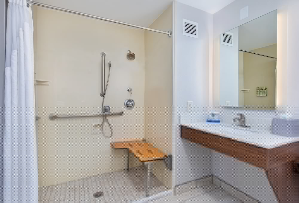 Holiday Inn Express Hotel and Suites Mt. Juliet-Nashville Area 22/70