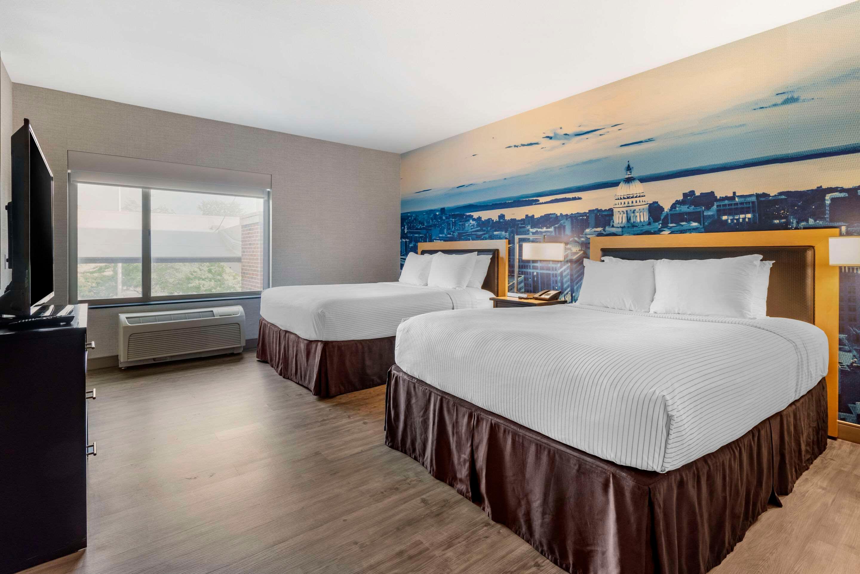 SUITE, 2 QUEEN BEDS, ACCESSIBLE