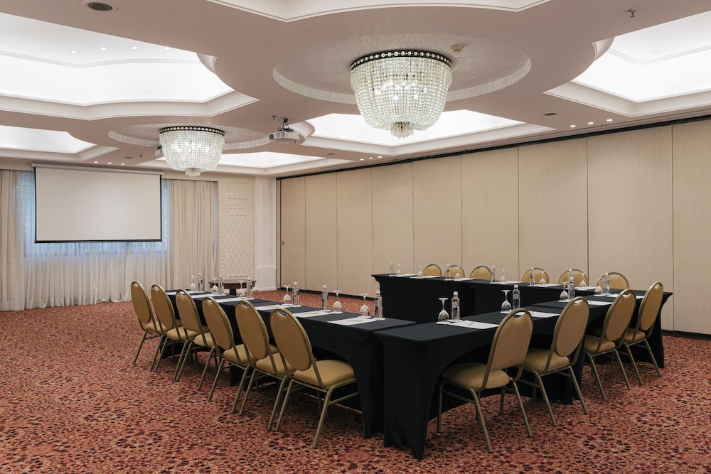 Grand Mercure Sao Paulo Ibirapuera 66/73
