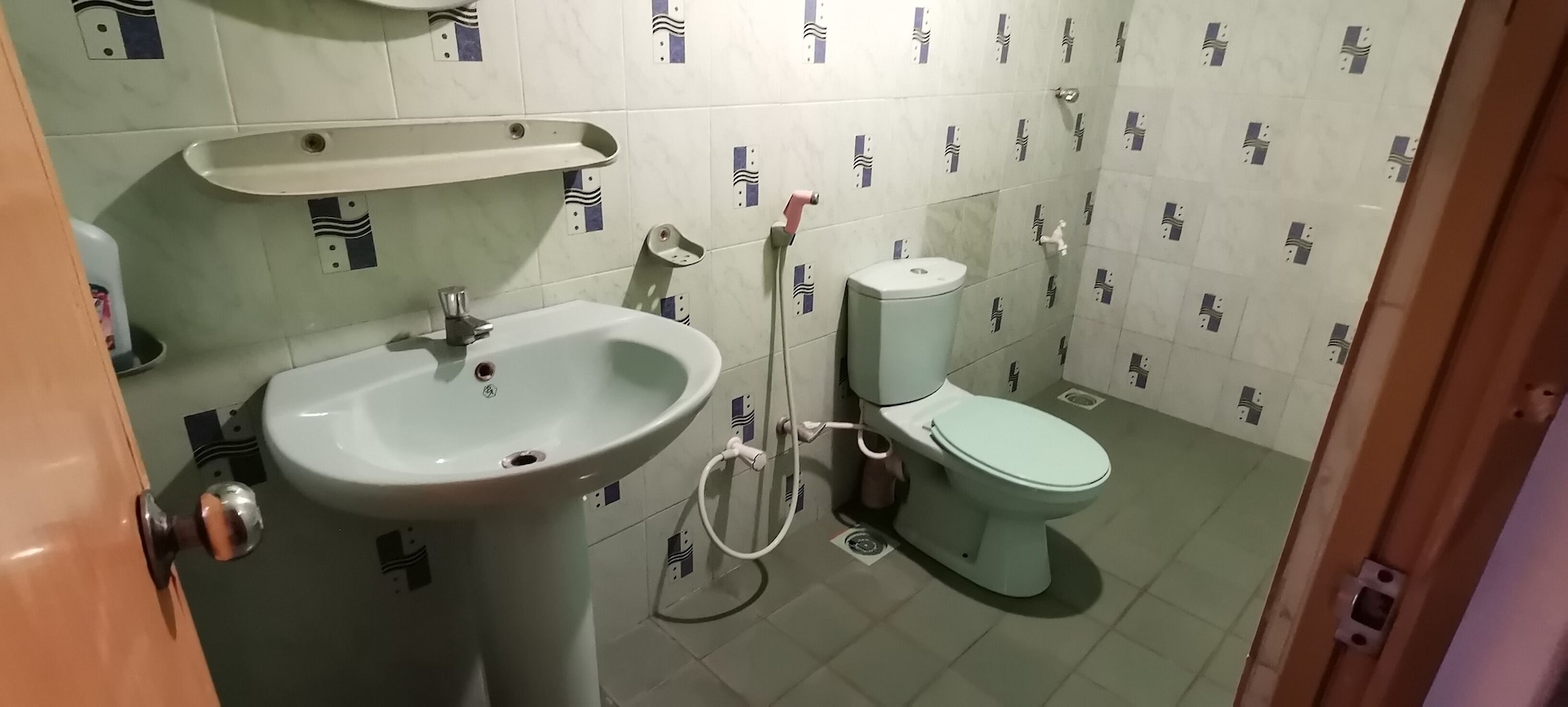 DELUXE, TRIPLE