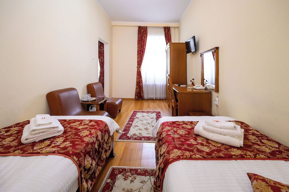 Hotel Transilvania 6/28