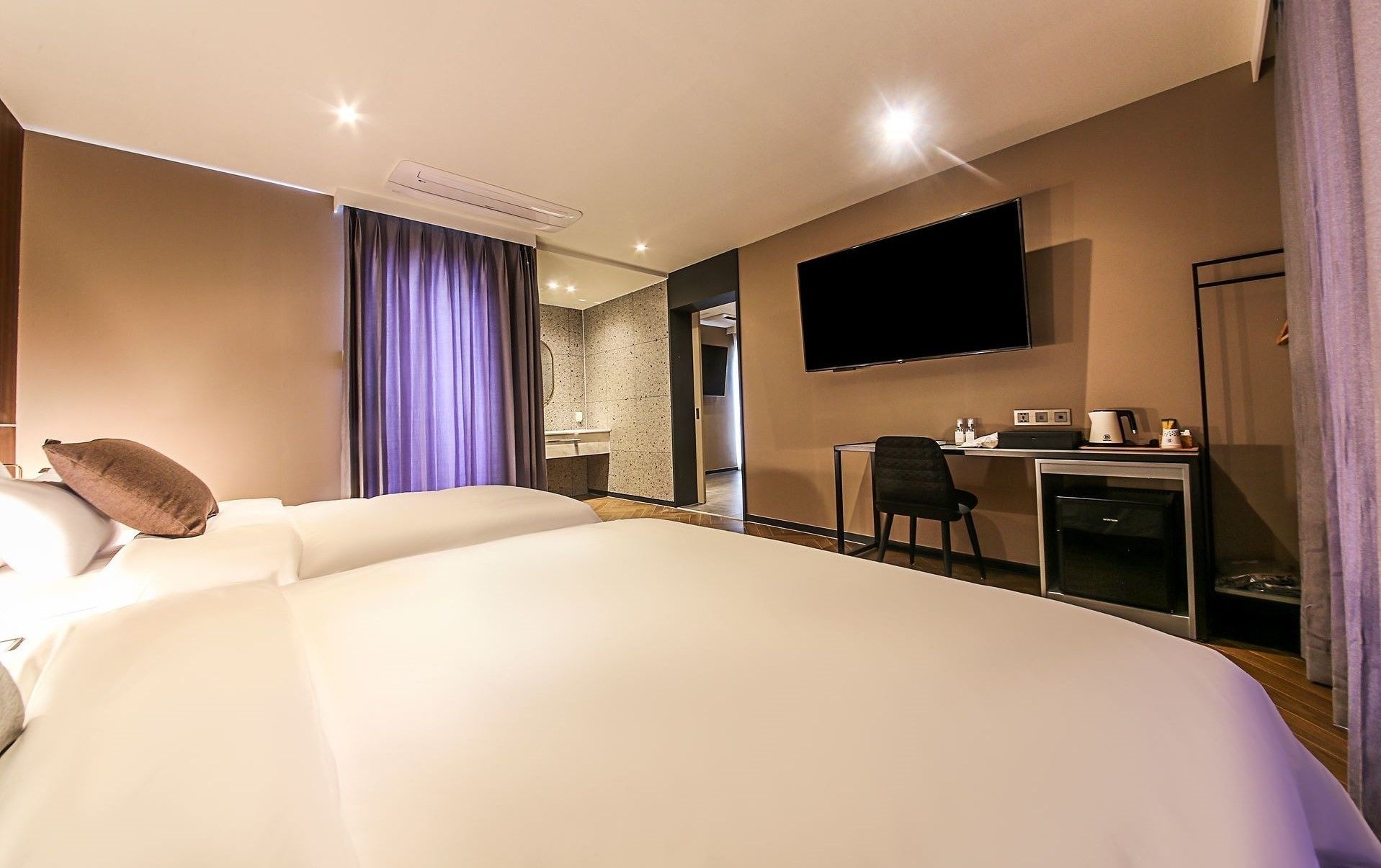 ROYAL, SIGNATURE, FAMILY, SUITE, TWIN BEDS