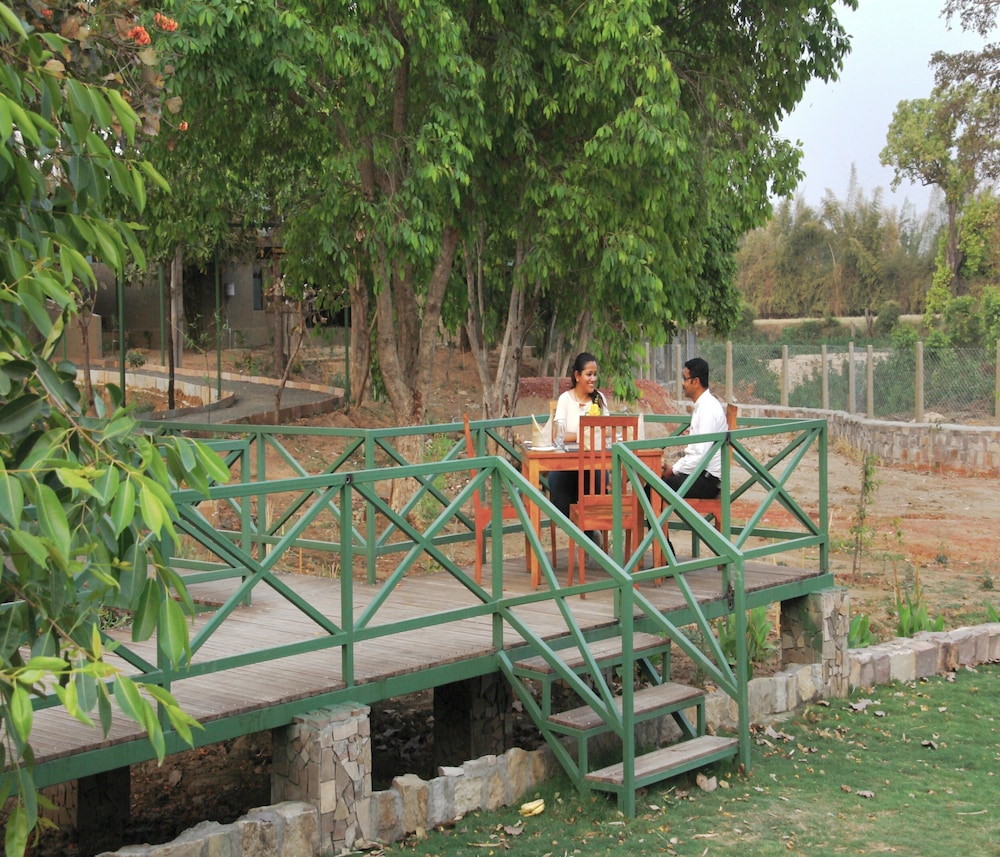 Tathastu Bandhavgarh 40/65