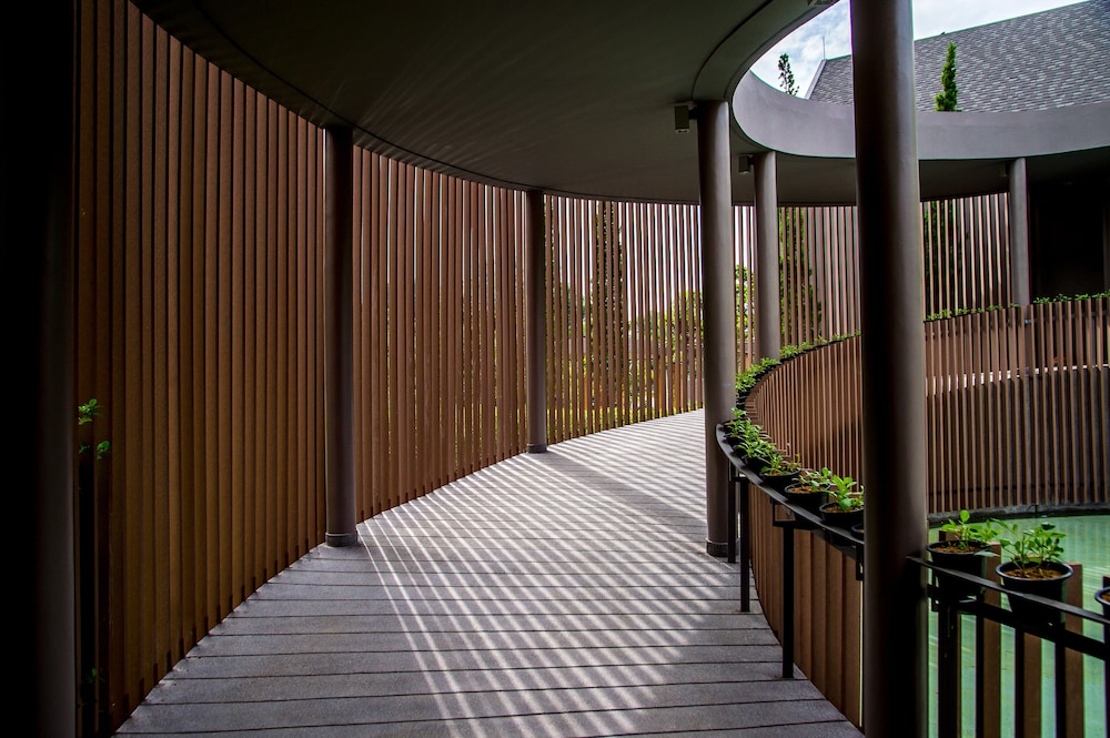 Flora Creek Chiang Mai 40/77
