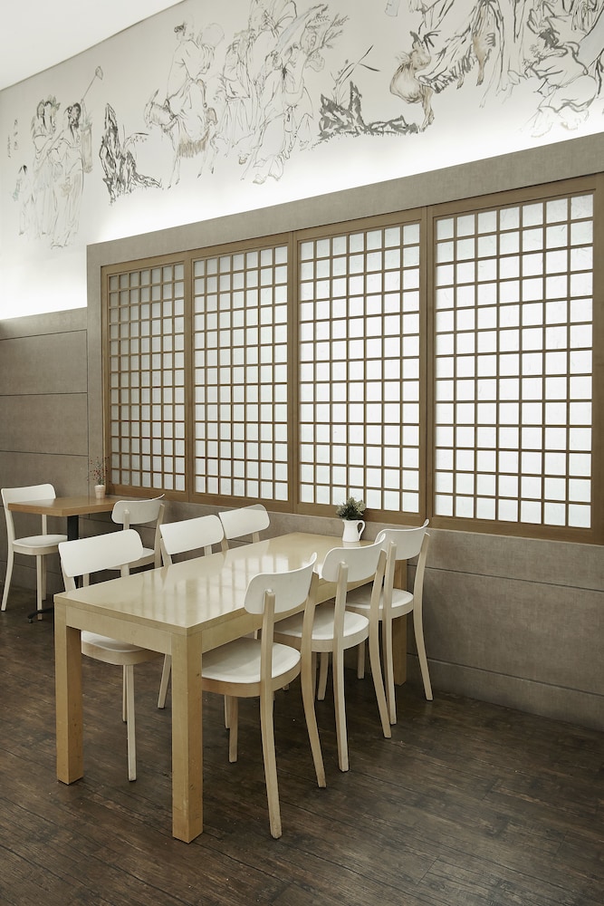 Hyundai Residence 50/62