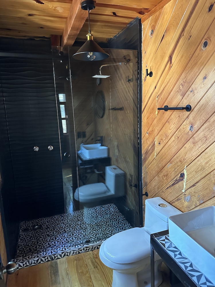 PINE TREE Hotel Boutique and Cabanas 54/56