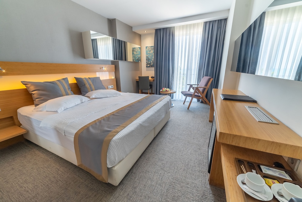 ATIK HOTEL 23/73