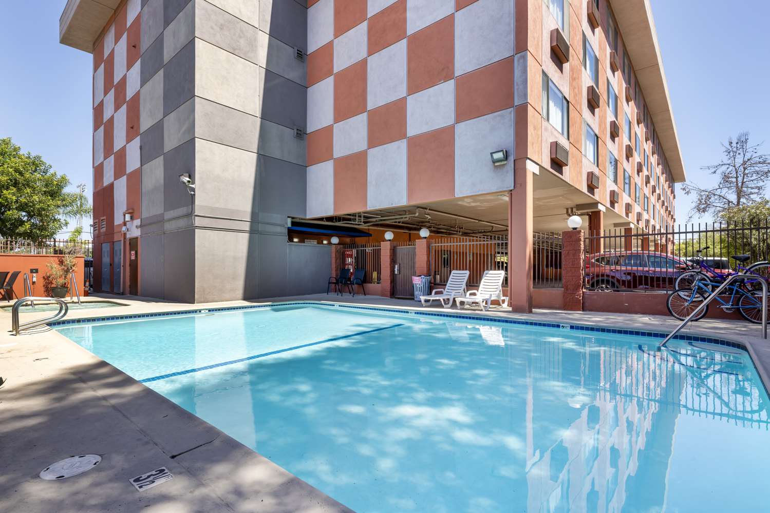 Best Western Los Angeles Worldport Hotel 32/32