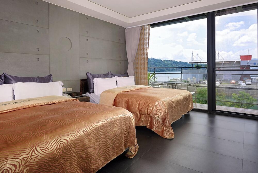 Lake View Hotel 15/47