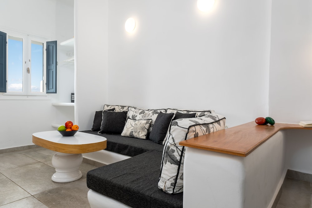 Amaze Suites 50/65