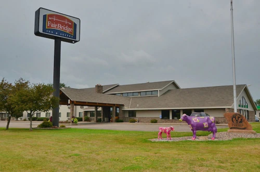Fairbridge Inn Suites In Thorp Wi 4/47