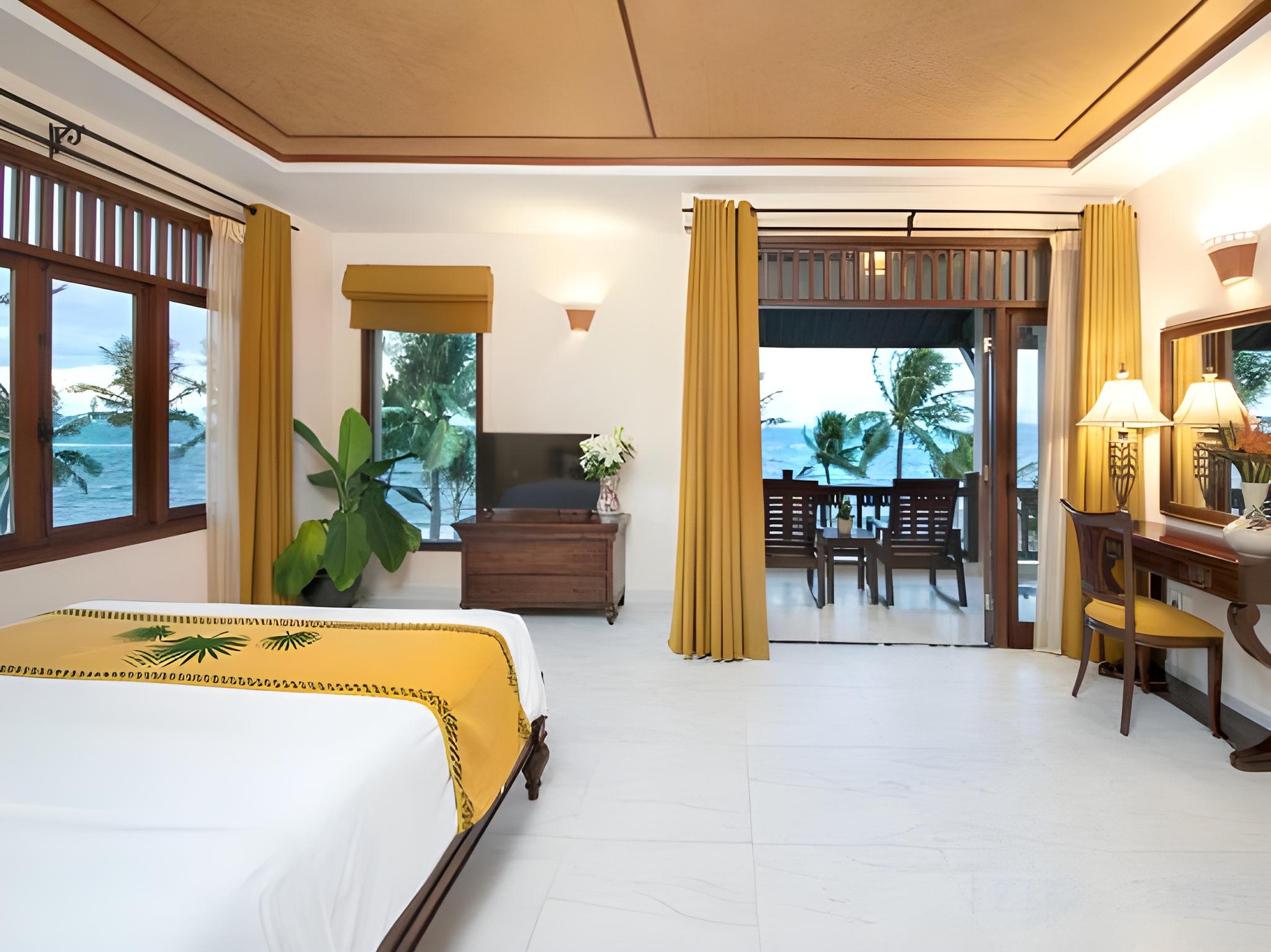 Junior Suite Ocean Front