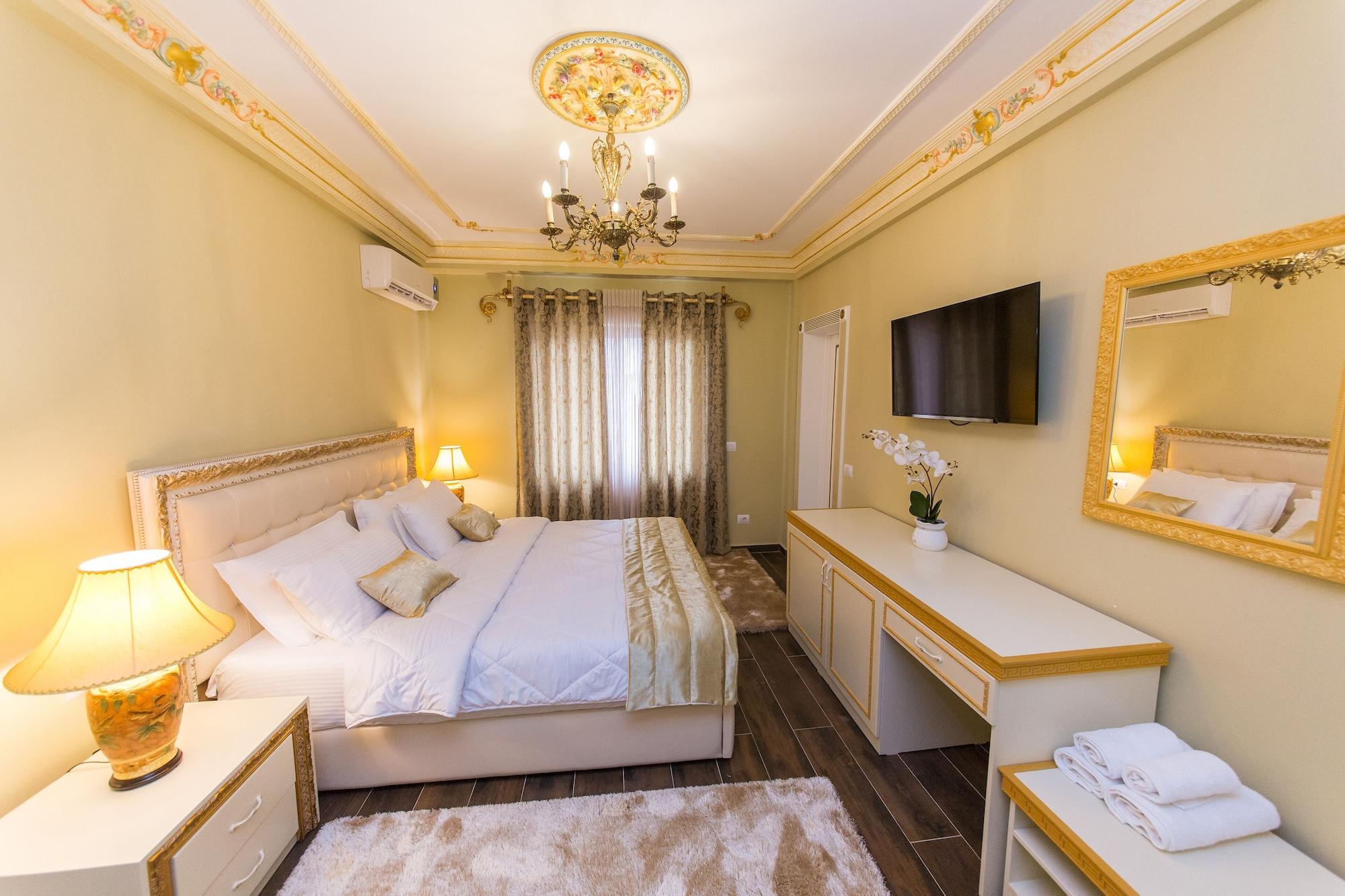 Empire Hotel 16/50