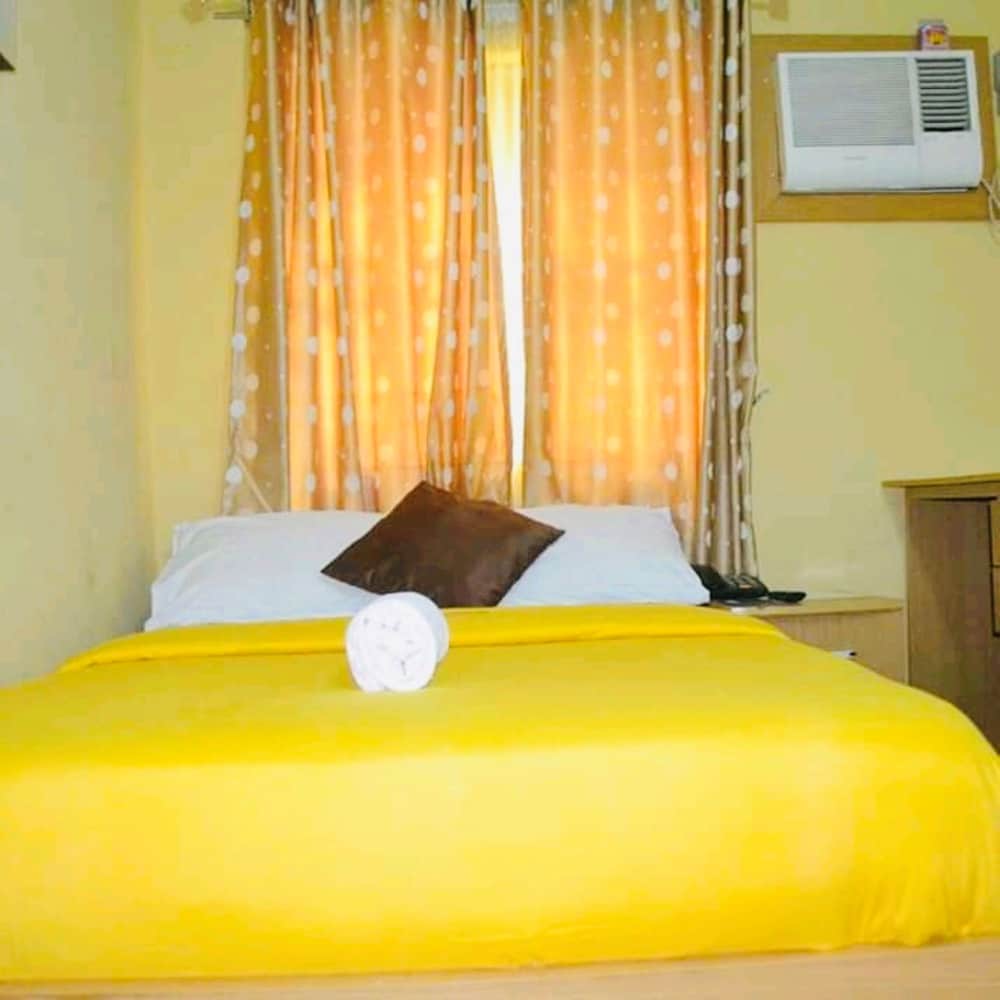 De Lawrence Court Suites 17/41