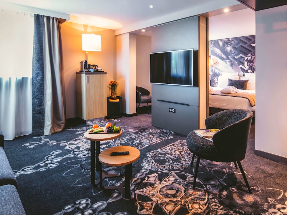 MERCURE PAU PALAIS DES SPORTS 42/67