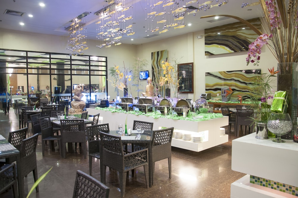 Aziza Paradise Hotel 40/50