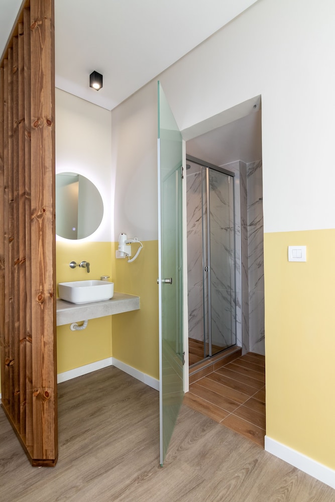 Dunlin Hotel Athens 46/48