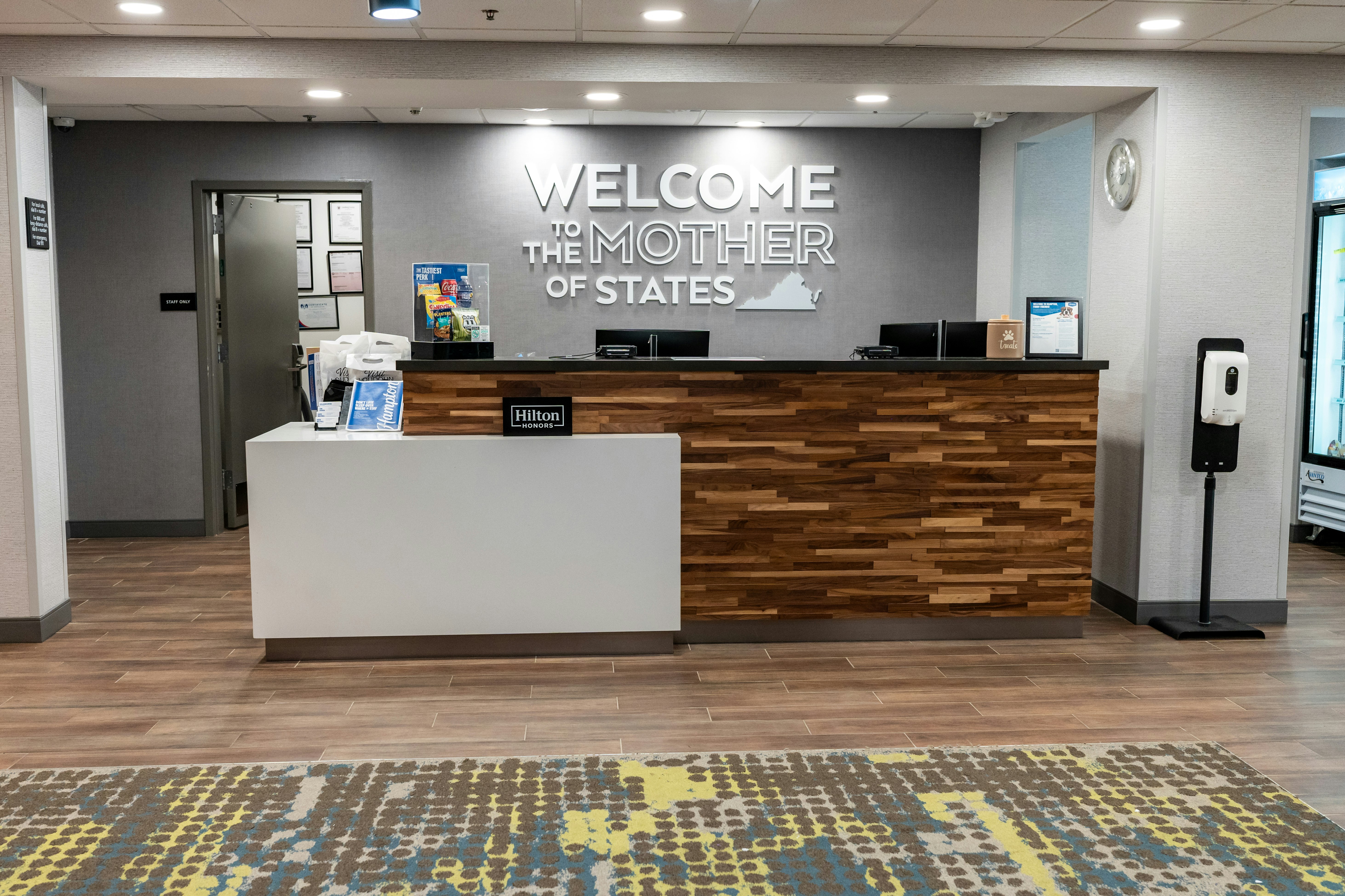Hampton Inn Suites Leesburg 14/60