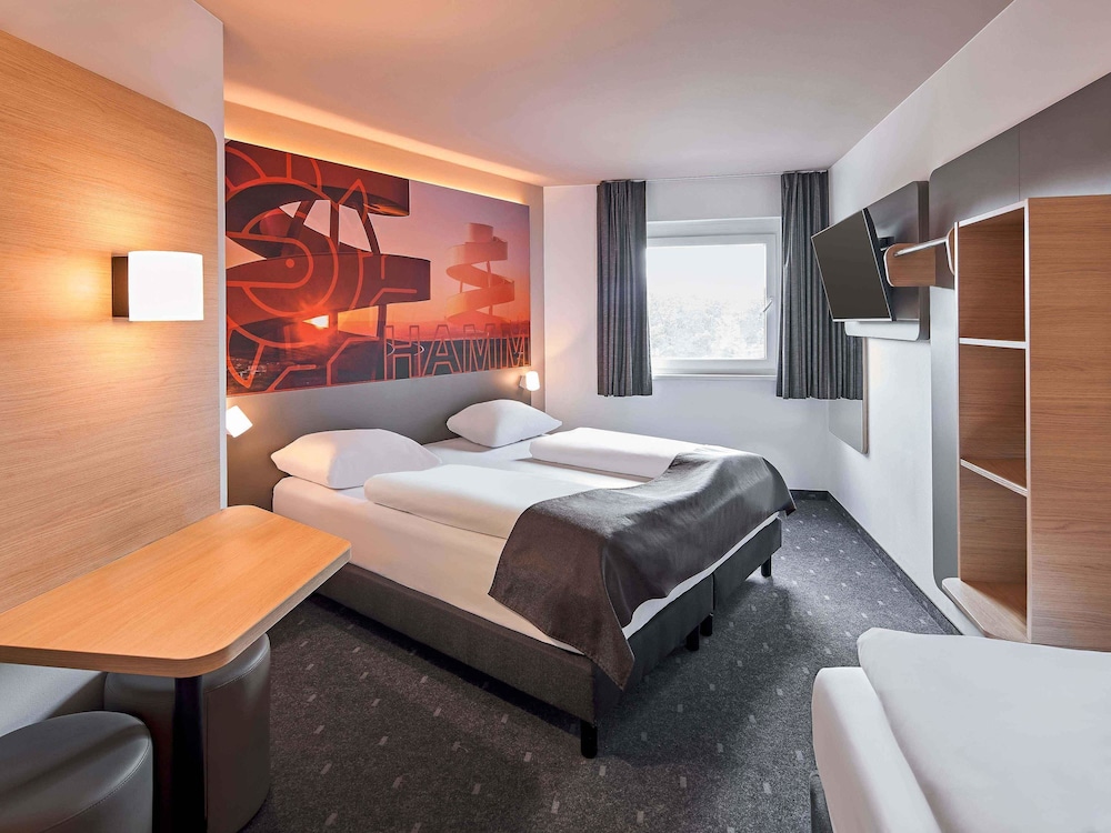 Room, Triple, 1 Queen and 1 Single Bed