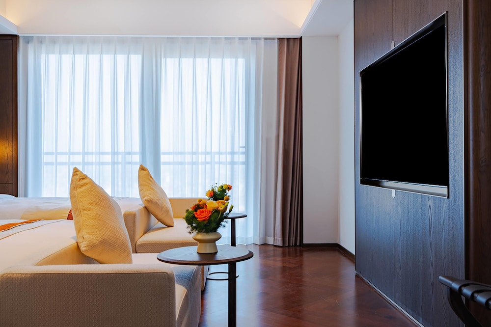 Howard Johnson By Wyndham Phnom Penh Tk 41/57