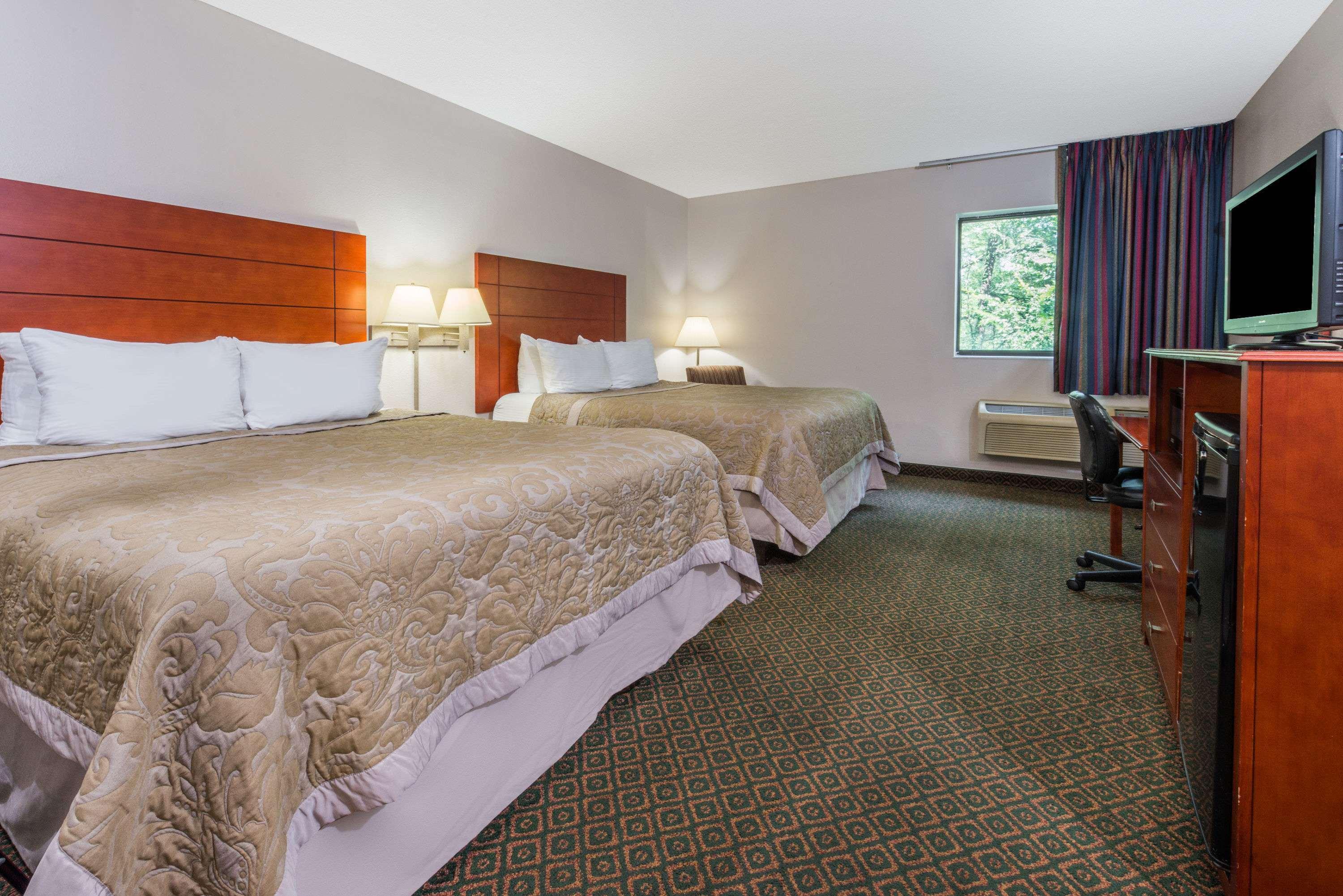 Room, 2 Queen Beds