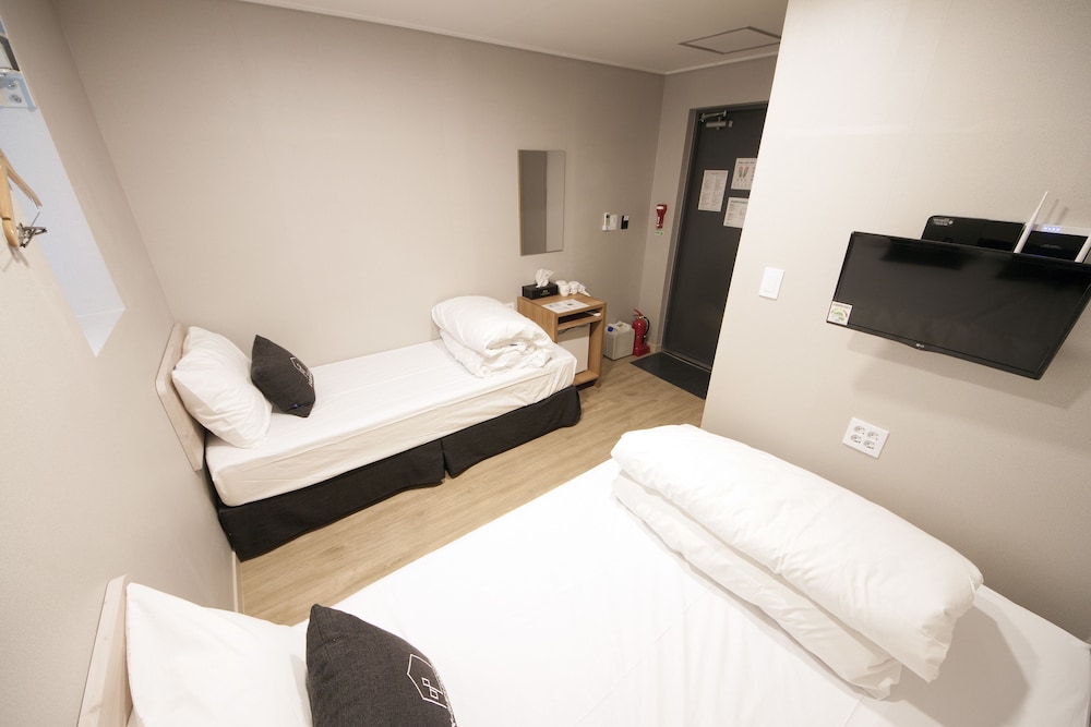 OYO Hostel Myeongdong 1 26/63