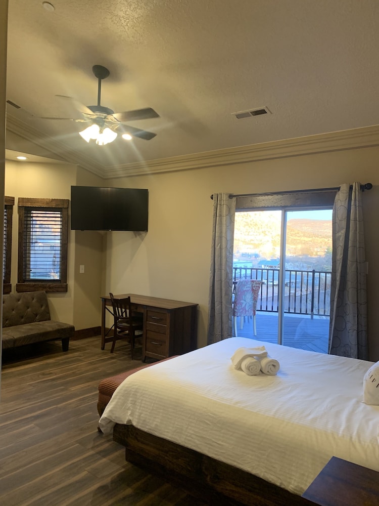 Zion Cliff Lodge 14/50