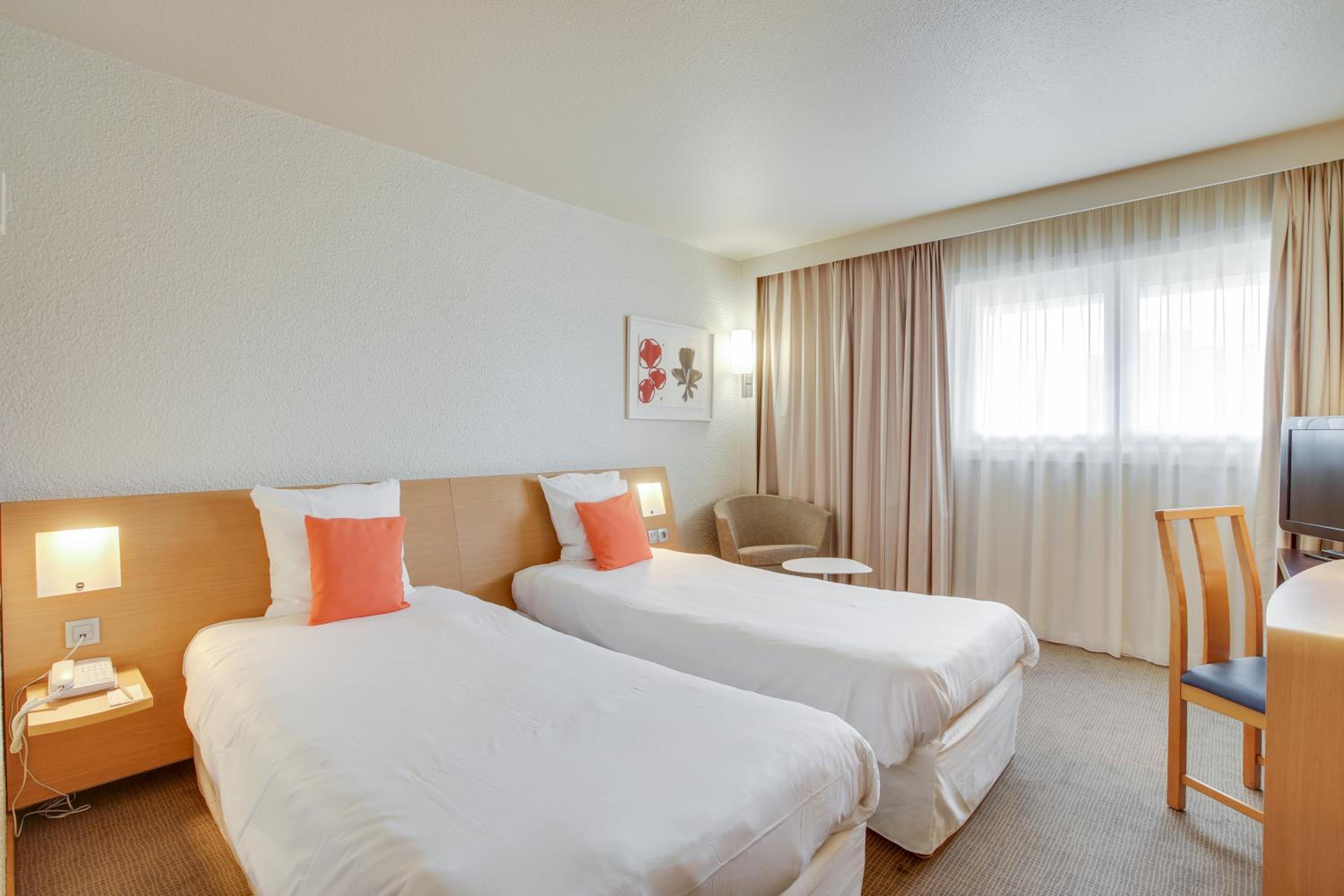 Standard, Twin Beds, Novotel Poissy Orgeval 6/10