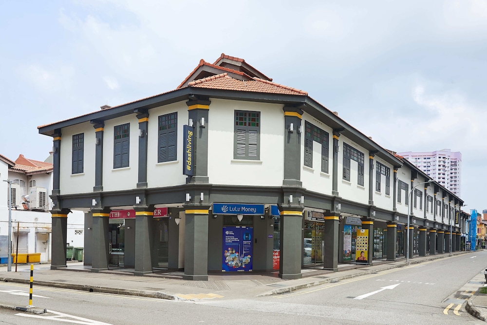 Dash Living Rochor 10/50