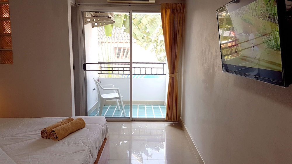 The 20 Apartment 5/40