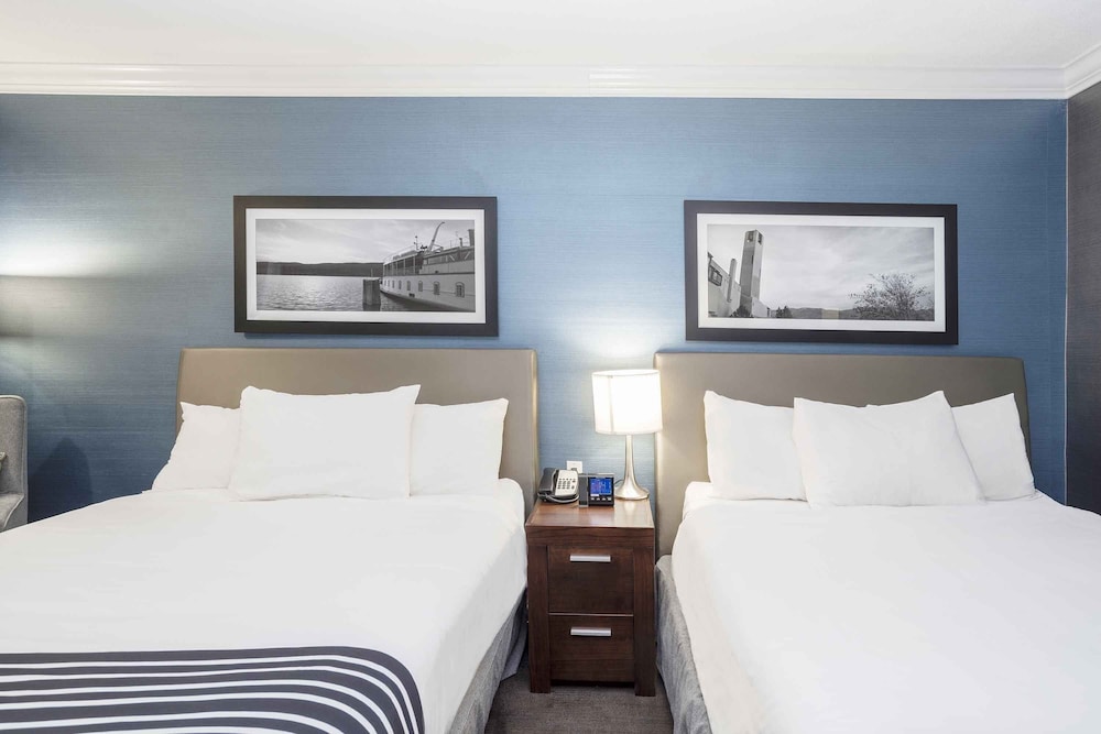 Sandman Hotel Kelowna 18/50