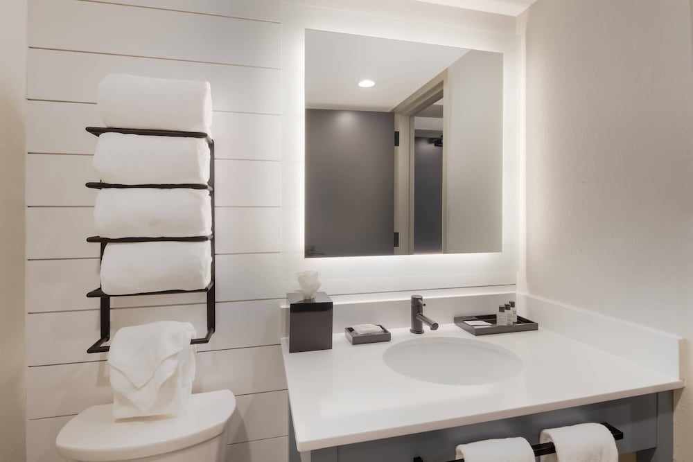 Graystone Lodge, an Ascend Collection Hotel 50/50