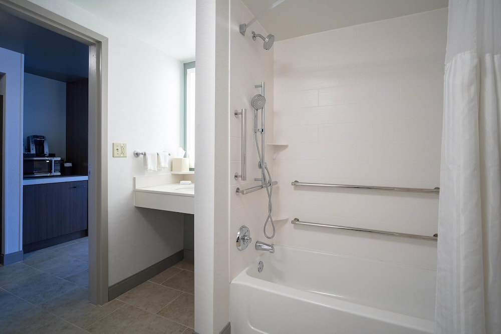 Hilton Garden Inn Evansville 12/50