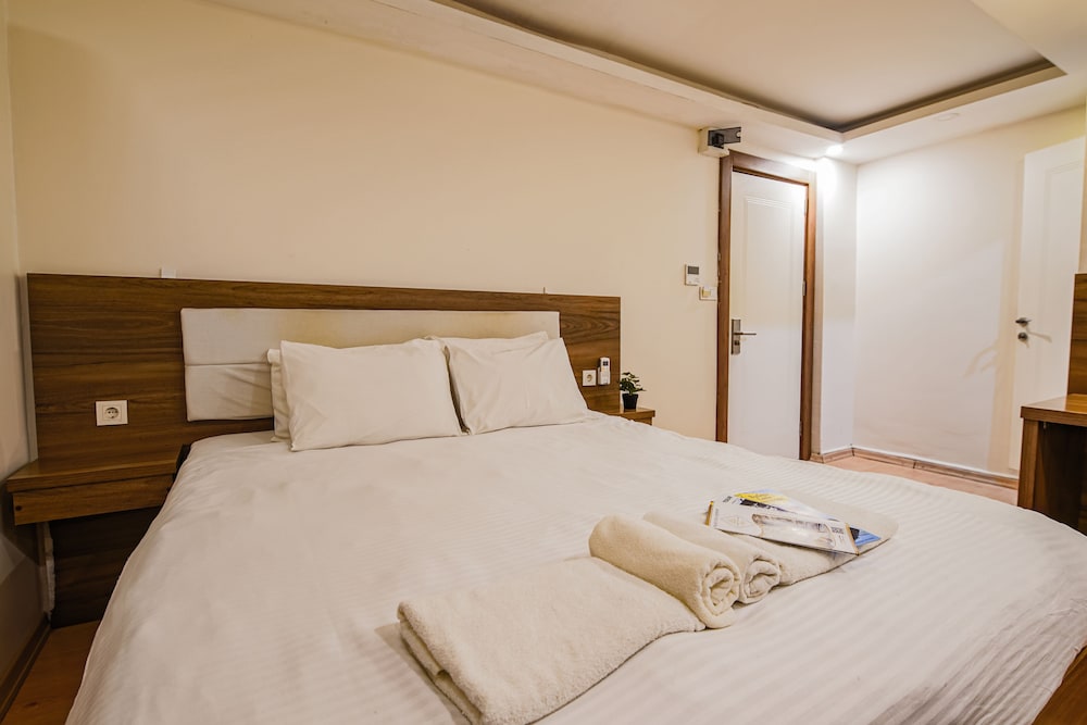 Mitani Suites 10/50