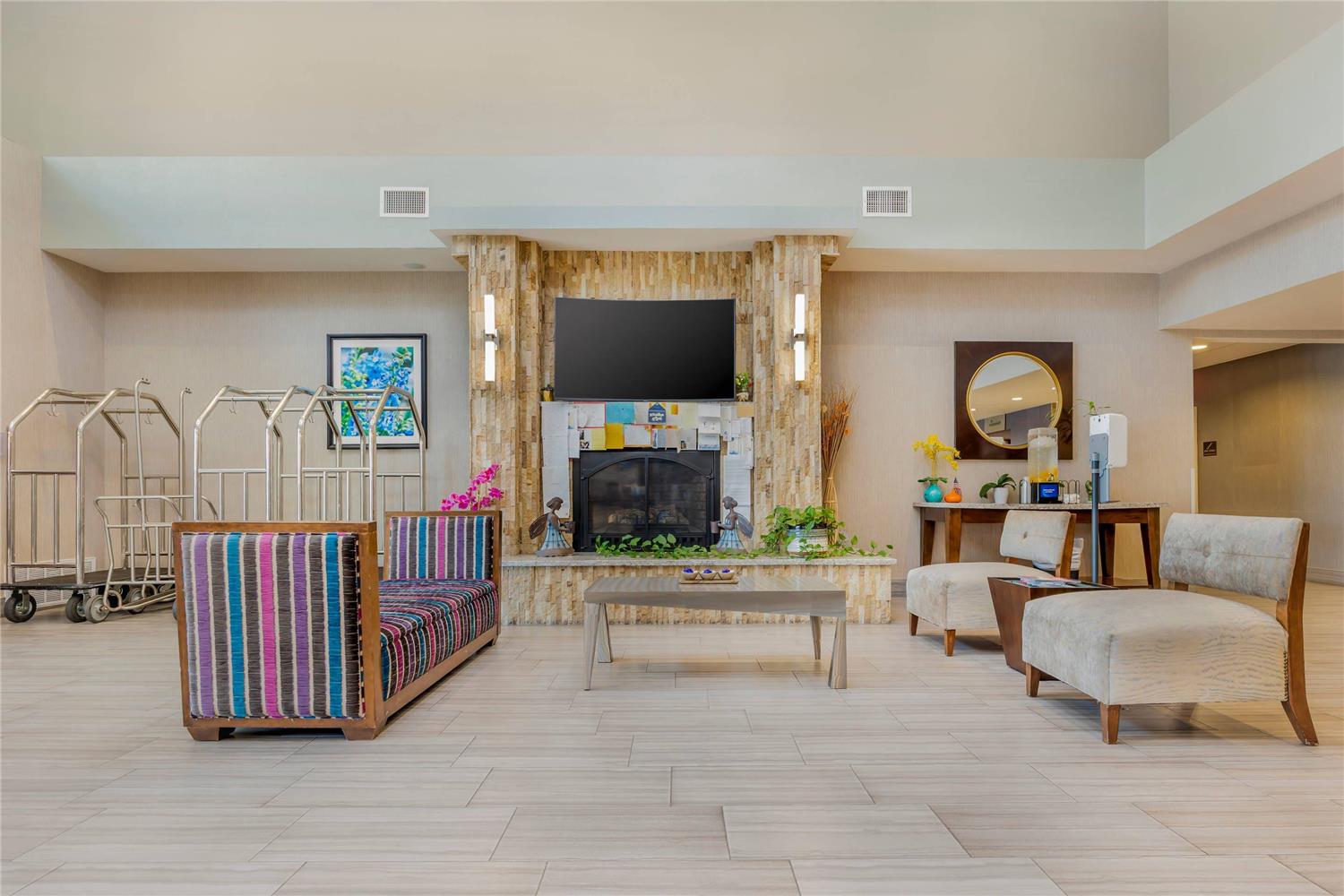 Comfort Suites Las Cruces I - 25 North 12/18