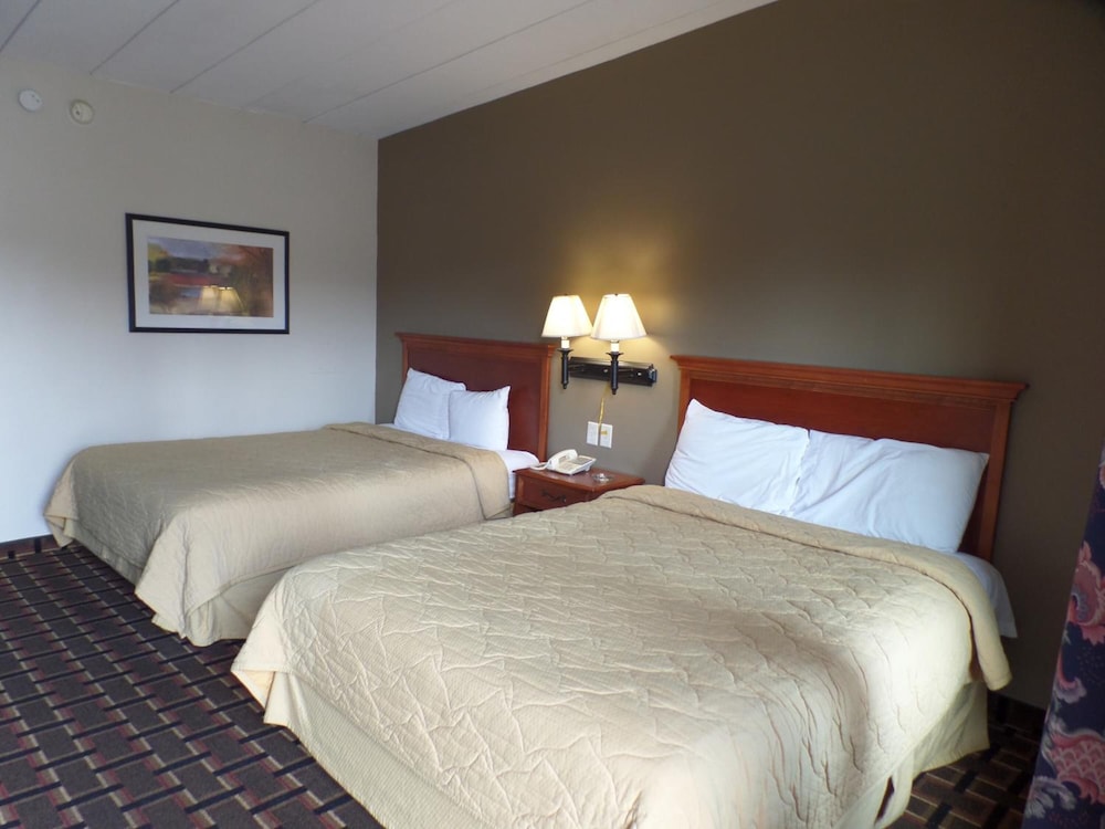 Executive Inn Chillicothe (ex Rodeway Inn) 10/25