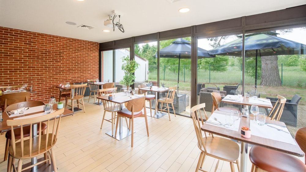 restaurant cafeteria