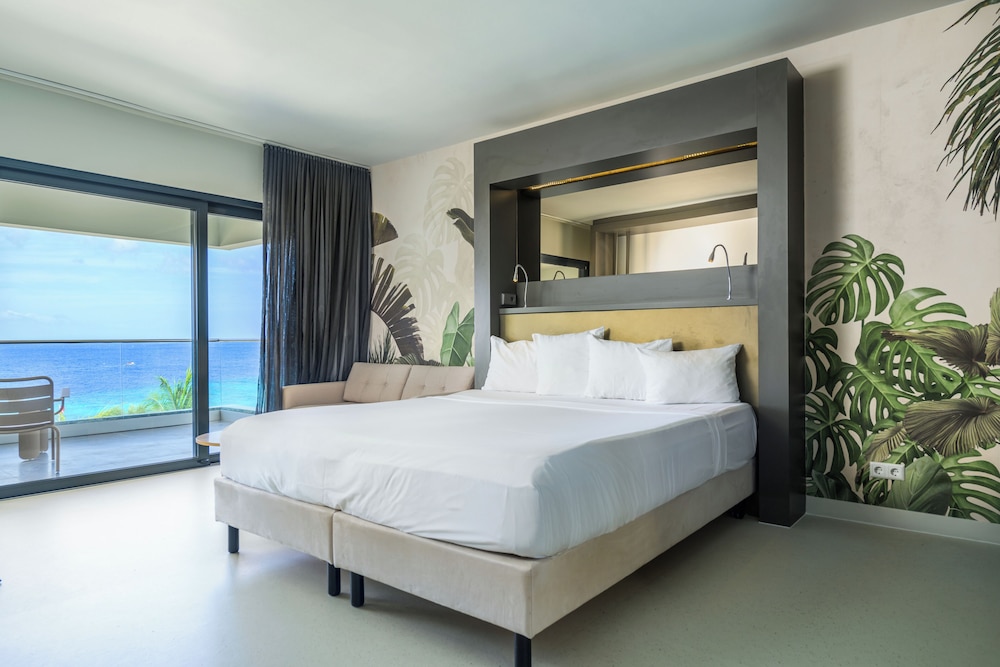 Papagayo Beach Hotel 25/76