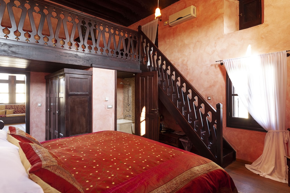 Spirit Of The Knights Boutique Hotel 24/76
