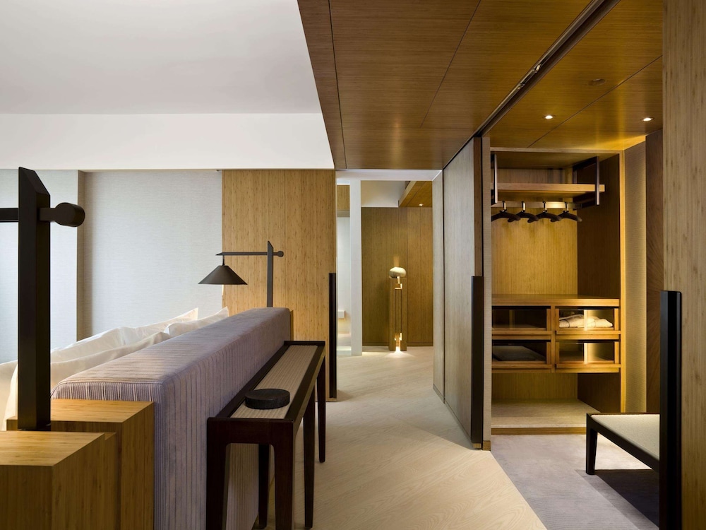 Upper House Hong Kong 49/65