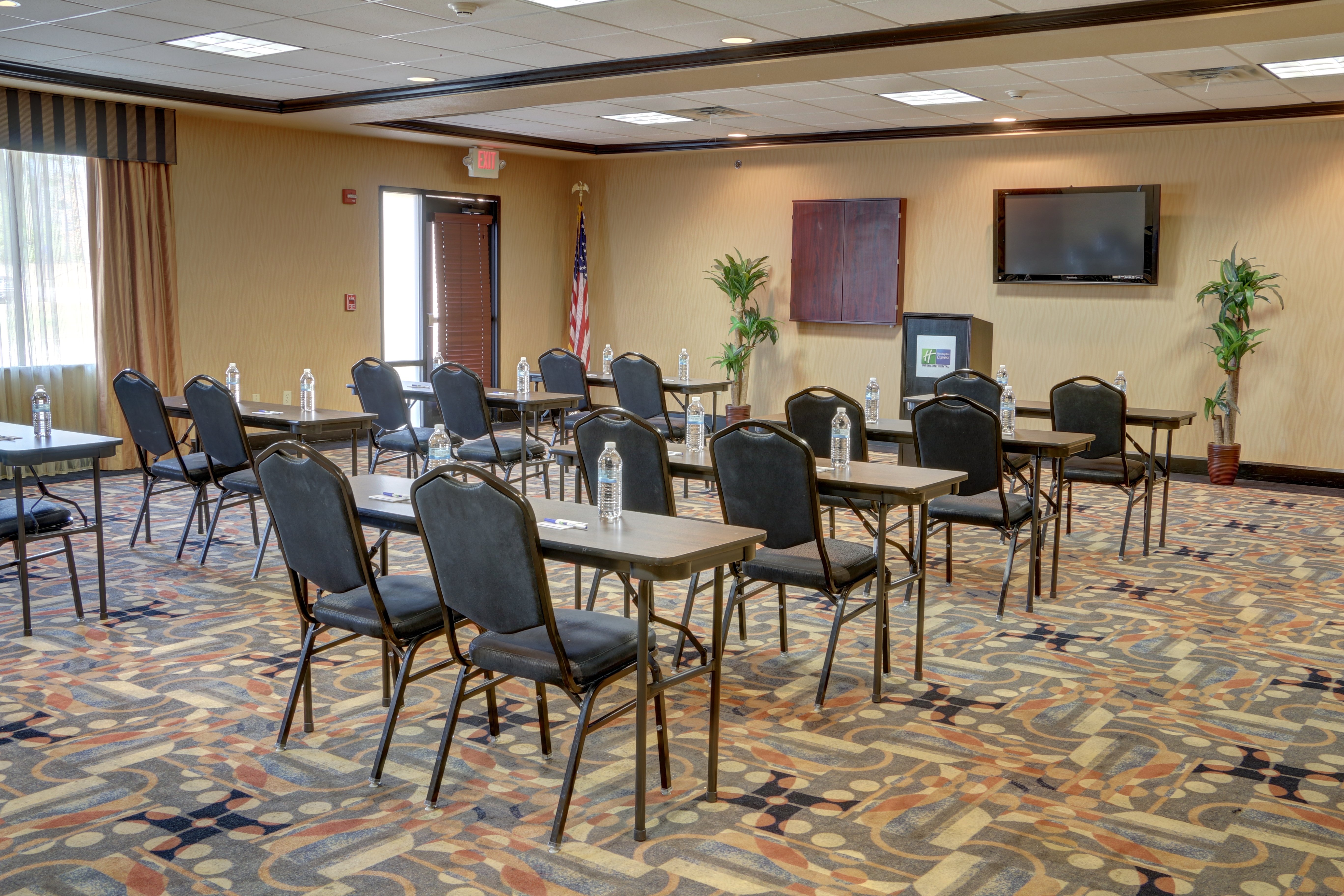Holiday Inn Express Hotel & Suites Texarkana East 49/54