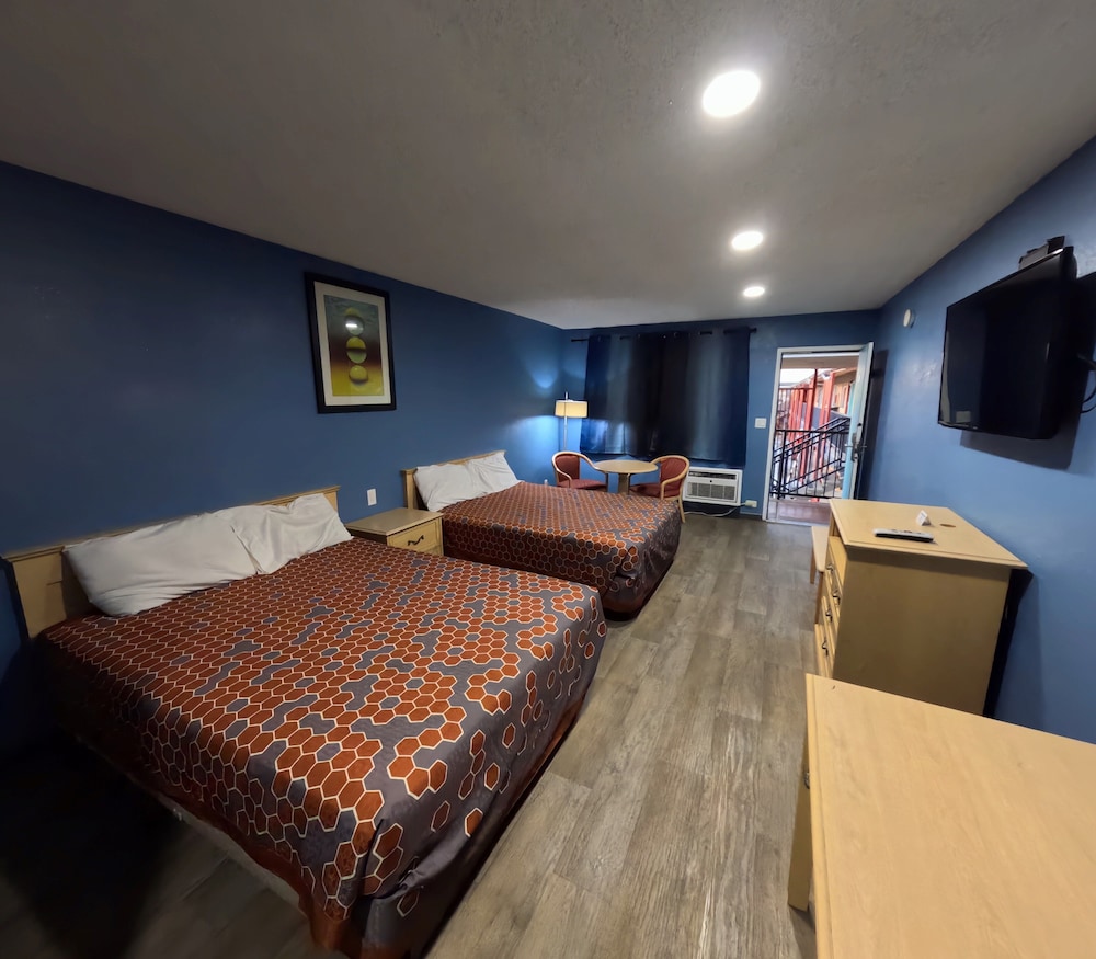 Heritage Inn 7/57