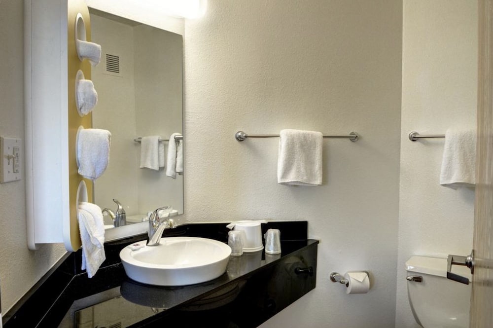 Motel6 Gulfport, MS – Airport 43/48