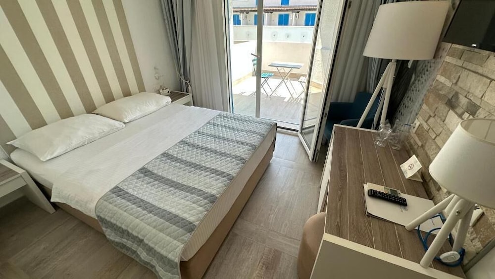 Hotel Aleksandar 12/21