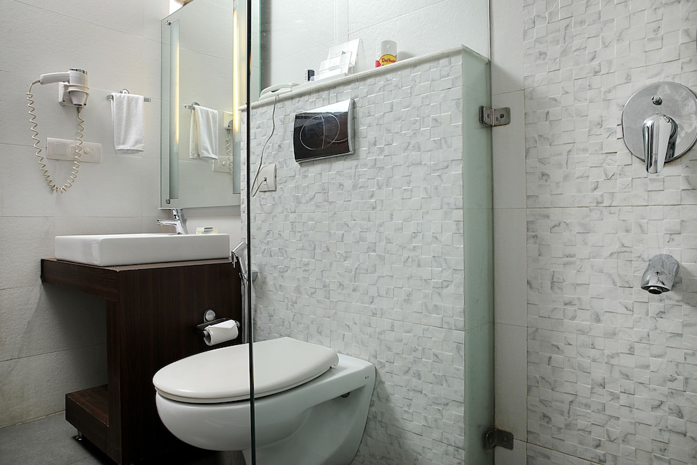 Ahuja Residency Gurgaon 18/70