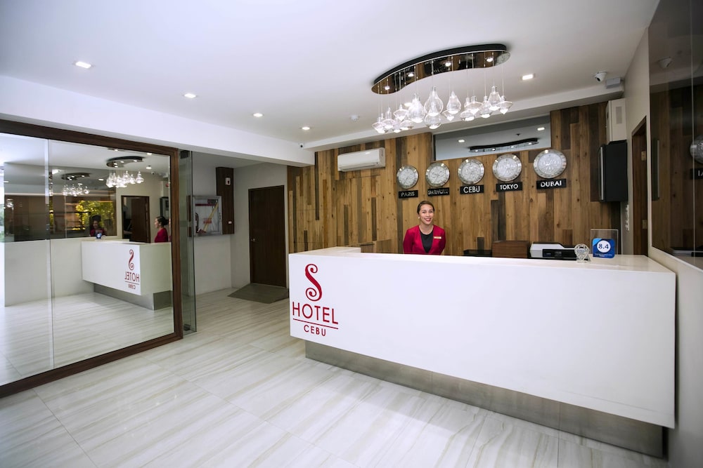 S Hotel and Residences 10/50